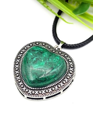 Подвеска крупное сердечко с малахитом (синтетическим) Подвеска крупное сердечко с малахитом (синтетическим)