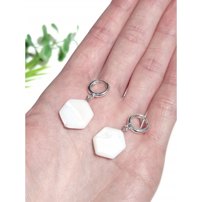Серьги из белого перламутра