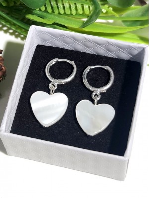 Серьги сердечки из белого перламутра