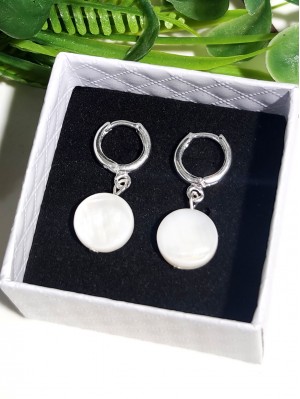 Серьги из белого перламутра