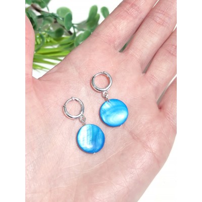 Серьги из голубого перламутра