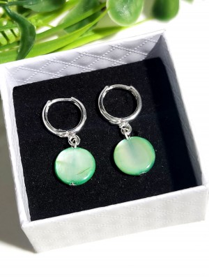 Серьги из зеленого перламутра