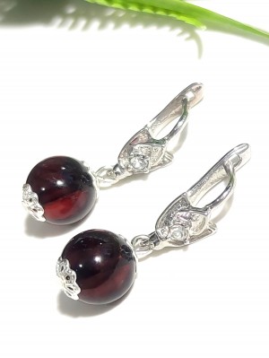 Серьги с красным янтарем