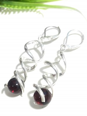 Серьги с красным янтарем