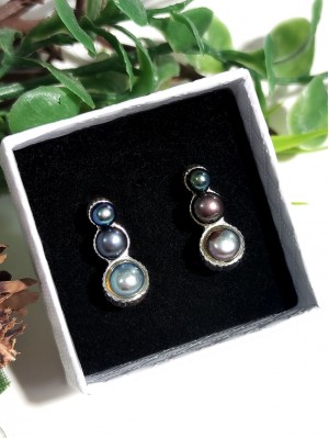 Серьги посеребренные с синим и шоколадным жемчугом