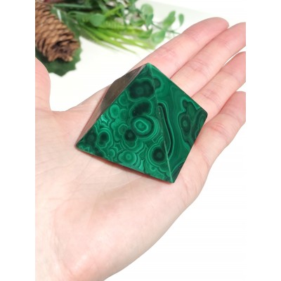 Пирамида из натурального малахита