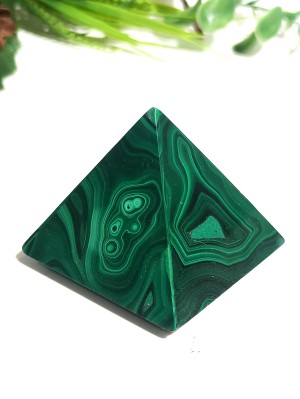 Пирамида из натурального малахита
