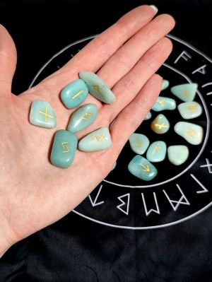 Руны из амазонита